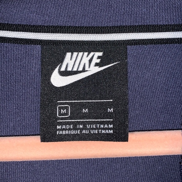 NIKE Jacket - Picture 2 of 3